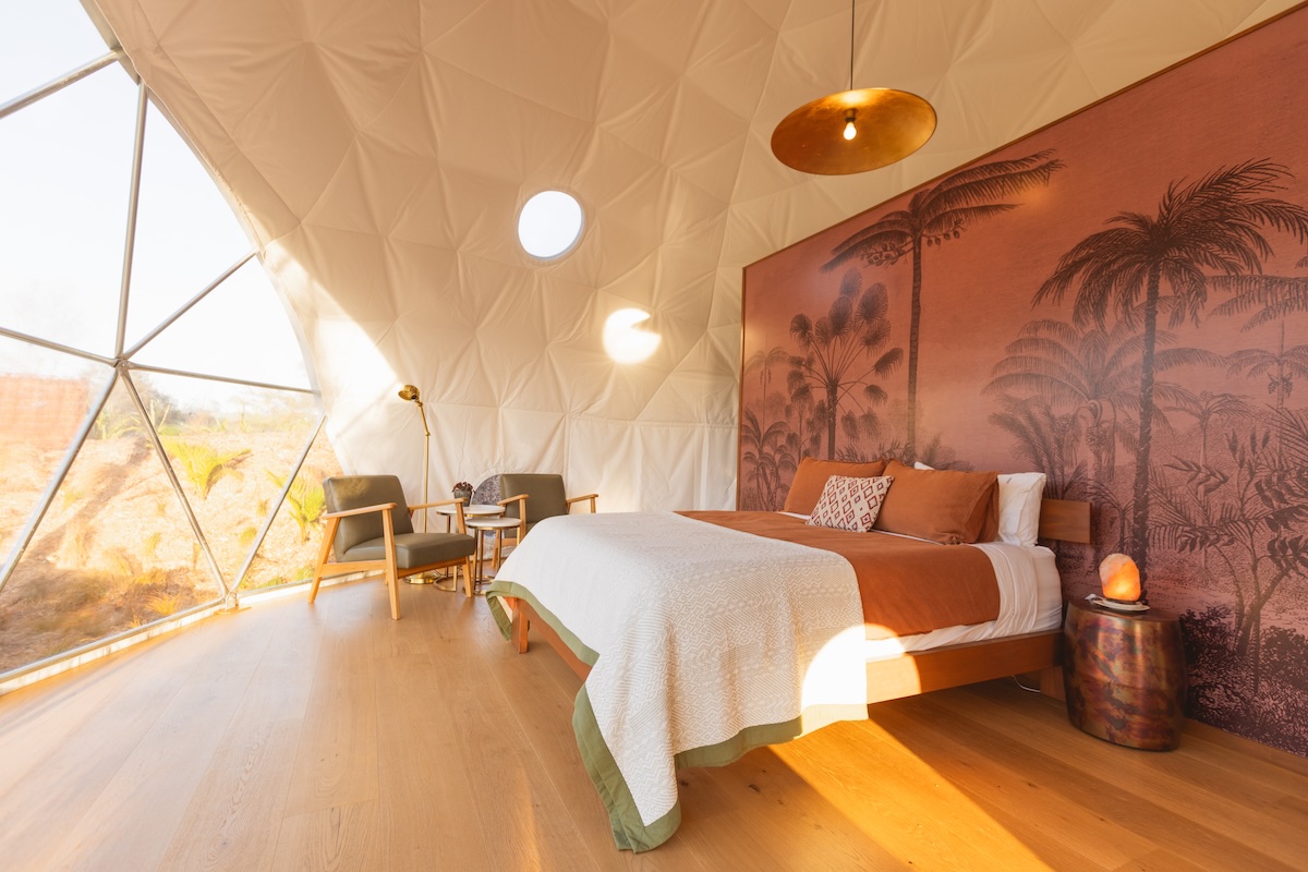 Venus interior, Raglan accommodation, Waikato